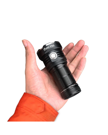 Lampe tactique Fitorch P50 10 000LM - Puissance et robustesse pour un éclairage extrême en toutes situations.