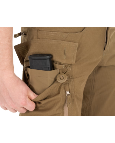 Pantalon tactique Raider Pants MK V COYOTE de Clawgear, conçu pour la performance et la durabilité sur le terrain. Pantalon tactique Raider Pants MK V COYOTE de Clawgear, conçu pour la performance et la durabilité sur le terrain.