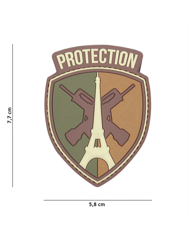 Patch 3D PVC PROTECTION TAN de 101 INC fixé sur un sac tactique couleur sable Patch 3D PVC PROTECTION TAN de 101 INC fixé sur un sac tactique couleur sable