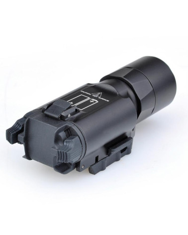 Lampe tactique X3U WASDN noire montée sur un pistolet avec rail