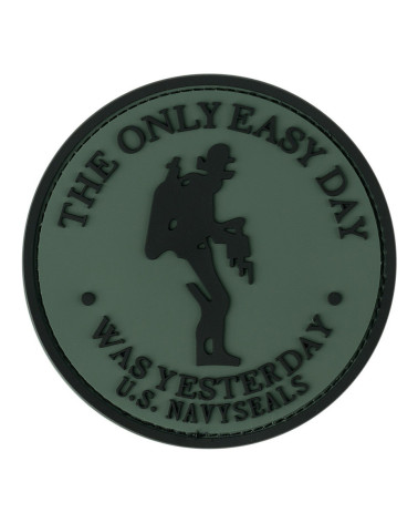 Patch 3D PVC THE ONLY EASY DAY - 101 INC avec fixation velcro sur gilet tactique