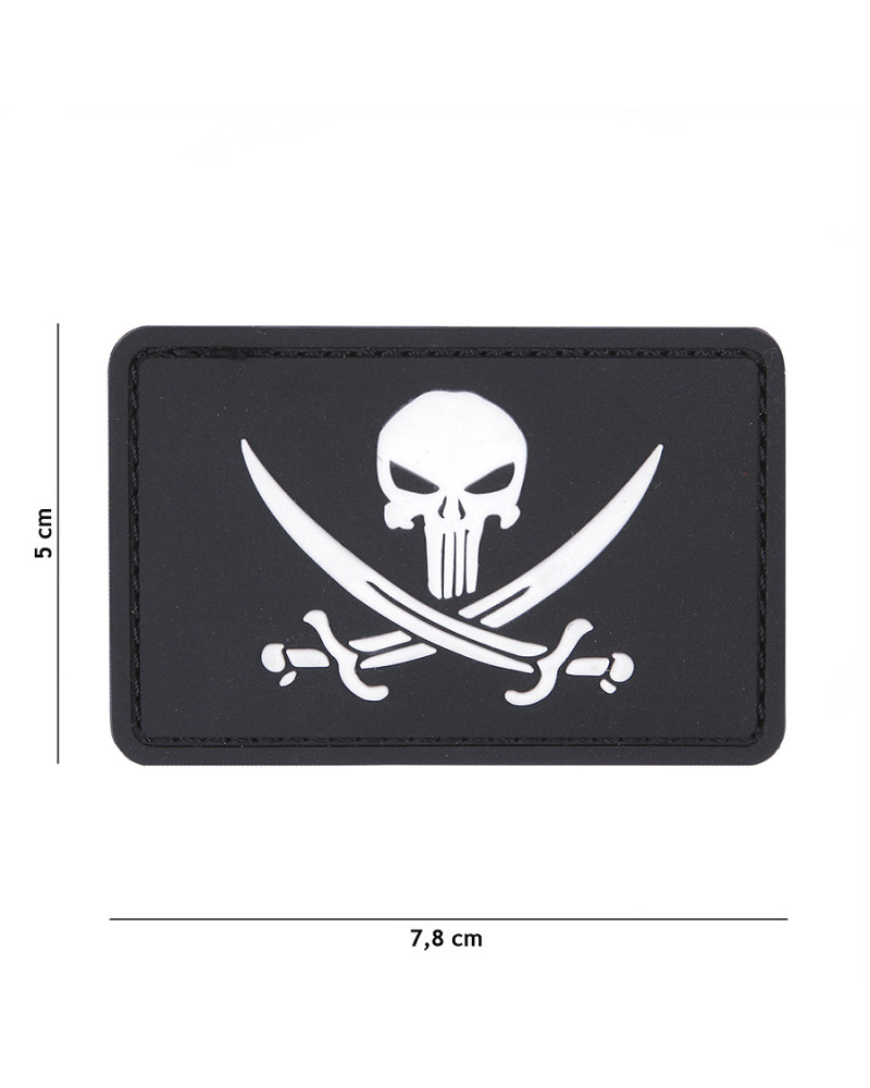 Patch 3D PVC Punisher Pirate Noir de 101 INC, fixé sur un gilet tactique Patch 3D PVC Punisher Pirate Noir de 101 INC, fixé sur un gilet tactique