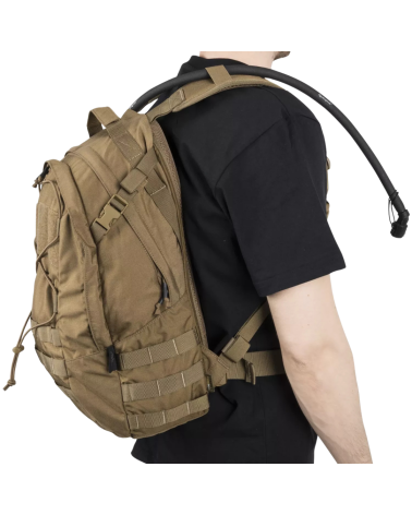 Sac à dos EDC Cordura® Helikon-Tex 24L coloris coyote avec sangles MOLLE et panneau velcro Sac à dos EDC Cordura® Helikon-Tex 24L coloris coyote avec sangles MOLLE et panneau velcro