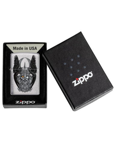 Briquet Zippo Odin – Chrome brossé avec illustration couleur du dieu nordique et ses corbeaux Briquet Zippo Odin – Chrome brossé avec illustration couleur du dieu nordique et ses corbeaux
