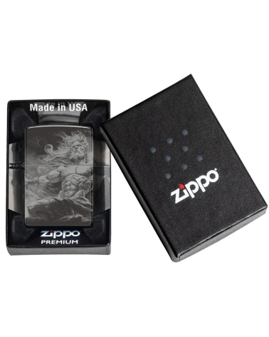 Briquet Zippo Zeus – Design 360° en finition noire brillante, rechargeable et garanti à vie. Briquet Zippo Zeus – Design 360° en finition noire brillante, rechargeable et garanti à vie.