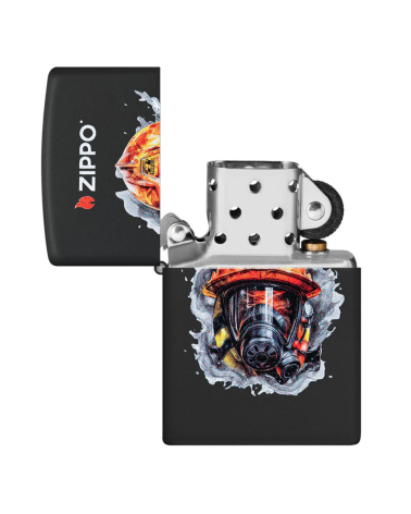 Briquet Zippo Fire Fighter Design – Casque de pompier en Color Image sur finition Black Matte. Briquet Zippo Fire Fighter Design – Casque de pompier en Color Image sur finition Black Matte.
