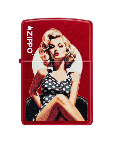 Briquet Zippo Vintage Pinup – Pin-up glamour en Color Image sur finition Candy Apple Red. Briquet Zippo Vintage Pinup – Pin-up glamour en Color Image sur finition Candy Apple Red.