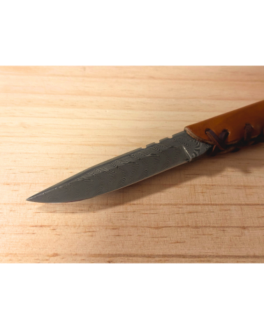 Couteau de collection Wildsteer Baby Wild Damas avec lame damas forgée main et manche cuir marron Couteau de collection Wildsteer Baby Wild Damas avec lame damas forgée main et manche cuir marron