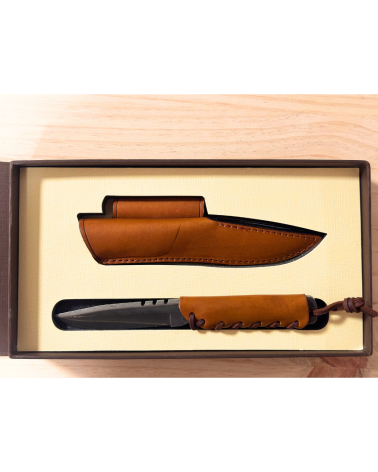 Couteau de collection Wildsteer Baby Wild Damas avec lame damas forgée main et manche cuir marron Couteau de collection Wildsteer Baby Wild Damas avec lame damas forgée main et manche cuir marron