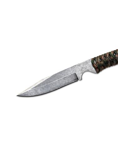 Couteau Wild Tech 4 Wildsteer avec manche en paracorde woodland camo et lame finition stonewash, conçu avec le RAID et la DCPJ. Couteau Wild Tech 4 Wildsteer avec manche en paracorde woodland camo et lame finition stonewash, conçu avec le RAID et la DCPJ.