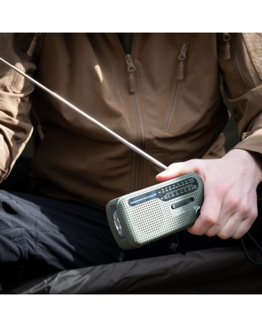 Radio de survie Fosco Industries multifonction avec recharge solaire, manivelle Radio de survie Fosco Industries multifonction avec recharge solaire, manivelle