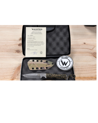 Couteau Wildsteer W-TECH 4 Édition 20 Ans N°01/40 lame stonewash avec manche paracorde Urban