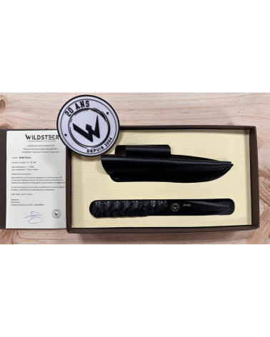 Couteau Wildsteer Baby Wild Édition 20 Ans N°01/40 lame noire avec manche micarta noir, série limitée française