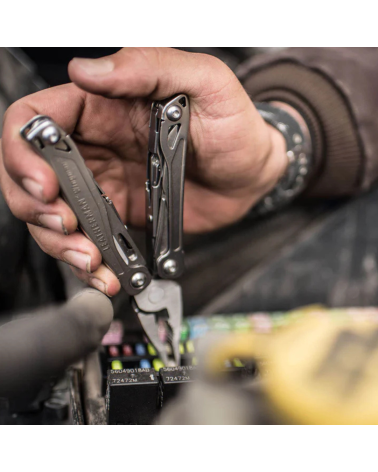 Pince Wingman Stainless Leatherman  multi outils pliant léger avec pinces a ressort