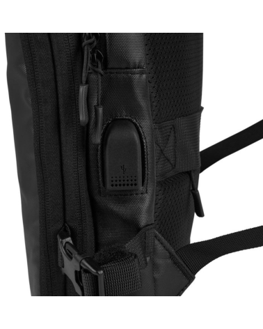 Sac à dos Traveler 20L noir A.R.E.S. — sac fonctionnel avec compartiments pour vêtements et ordinateur, prise USB