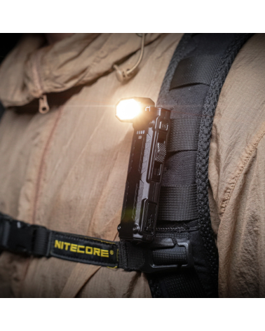 Lampe torche compacte Nitecore EDC09 1600 lumens avec tête rotative et base magnétique pour usage quotidien et outdoor.