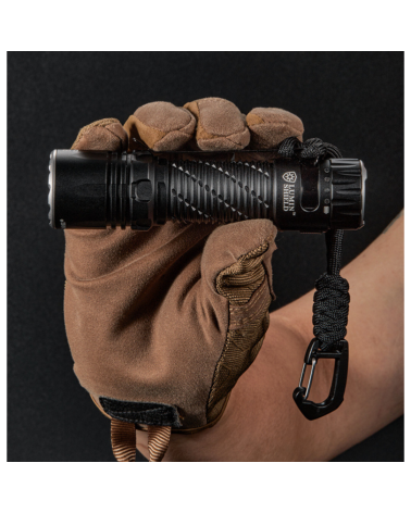 Lampe torche Nitecore EDC35 5000 lumens avec portée de 550 mètres et batterie rechargeable conçue pour EDC, sécurité et outdoor.