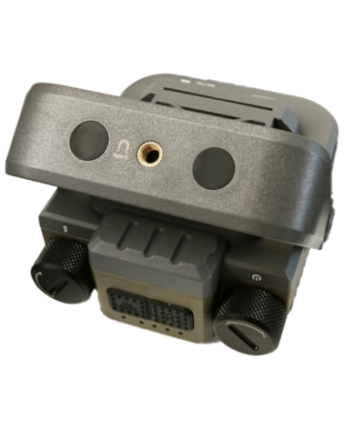 Lampe multifonction Nitecore NWL30 3000 lumens avec batterie externe et répulsif moustiques pour camping et activités outdoor.
