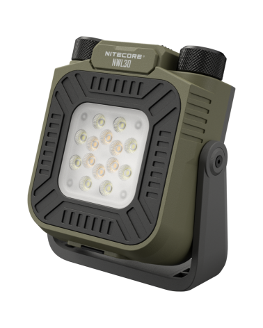Lampe multifonction Nitecore NWL30 3000 lumens avec batterie externe et répulsif moustiques pour camping et activités outdoor.