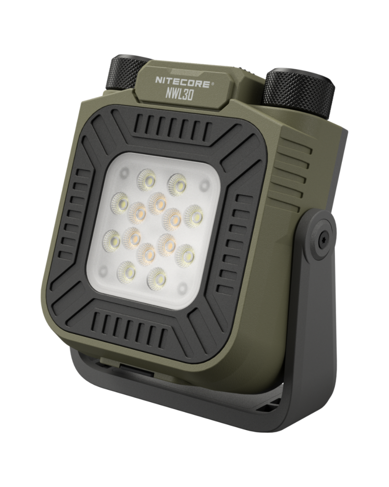 Lampe multifonction Nitecore NWL30 3000 lumens avec batterie externe et répulsif moustiques pour camping et activités outdoor.