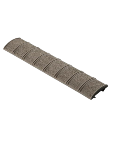 Le XT Rail Panel FDE de Magpul est un couvre-rail conçu pour les systèmes Picatinny