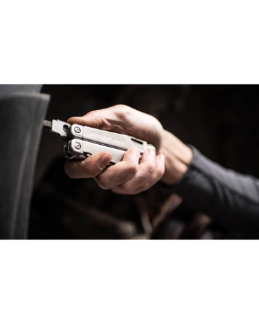 Pince multifonction Leatherman Surge noire avec 21 outils en acier inoxydable finition oxyde noir
