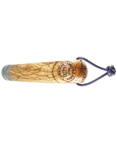 Couteau Opinel Camargue Décalé Collection avec manche en olivier et lame inox gravée