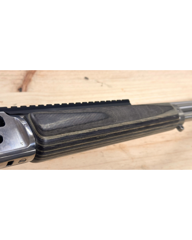 Carabine Rossi R95 calibre 44 Magnum gris laminé vendue occasion avec légères rayures sur les bois quasiment invisibles
