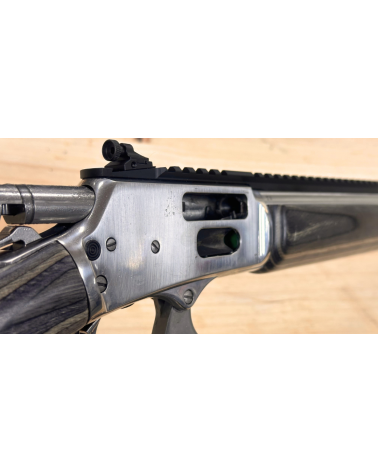 Carabine Rossi R95 calibre 44 Magnum gris laminé vendue occasion avec légères rayures sur les bois quasiment invisibles
