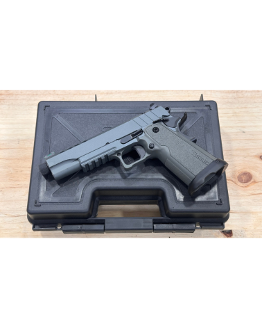 Pistolet Tisas 2011 Bull Barrel Night Stalker OR calibre 9x19 avec finition Cerakote Platinium Grey, canon fileté