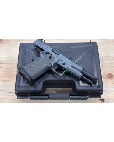 Pistolet Tisas 2011 Bull Barrel Night Stalker OR calibre 9x19 avec finition Cerakote Platinium Grey, canon fileté