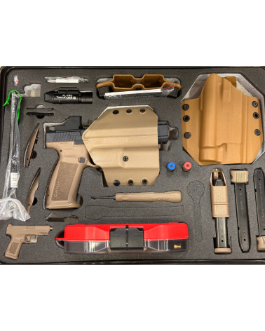 Pack Premium Canik Mete SFX FDE calibre 9x19 comprenant un point rouge Mecanik M01, une lampe Olight PL PRO Valkyrie