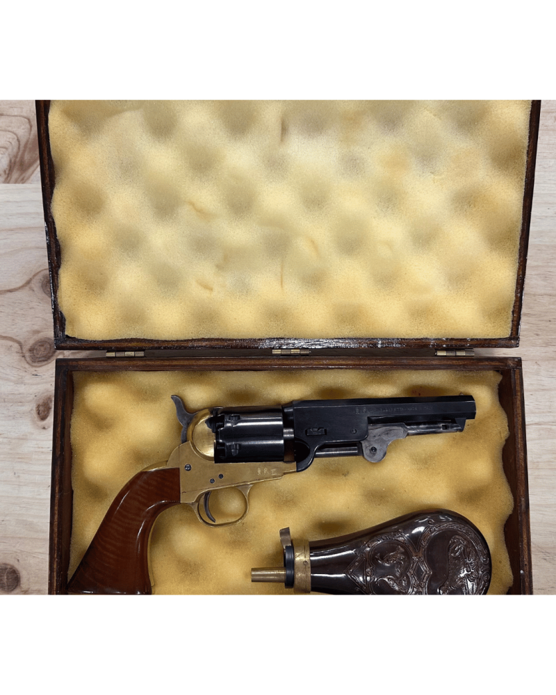 Réplique Pietta 1851 Navy Sheriff d'occasion calibre .36 PN avec carcasse laiton, crosse en noyer, canon octogonal de 127 mm
