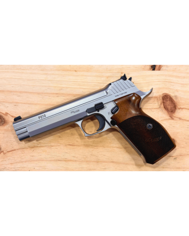 Pistolet SIG Sauer P210 Legend Silver calibre 9x19 mm Made in Germany, modèle rare présenté dans un état exceptionnel