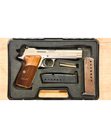 Pistolet SIG Sauer P210 Legend Silver calibre 9x19 mm Made in Germany, modèle rare présenté dans un état exceptionnel