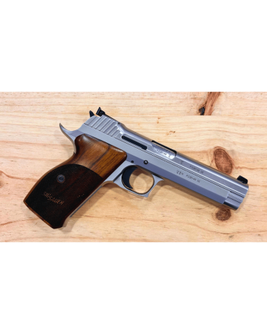Pistolet SIG Sauer P210 Legend Silver calibre 9x19 mm Made in Germany, modèle rare présenté dans un état exceptionnel