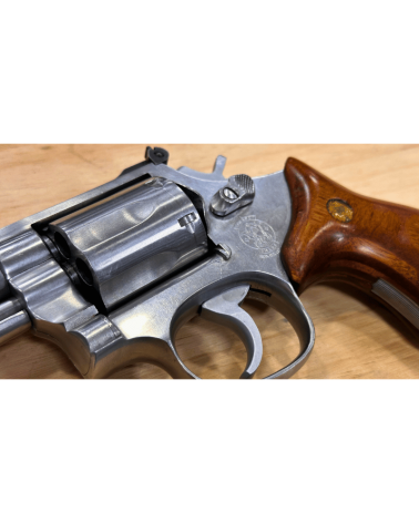 Revolver Smith & Wesson Modèle 66-2 calibre .357 Magnum en acier inoxydable, canon 4 pouces