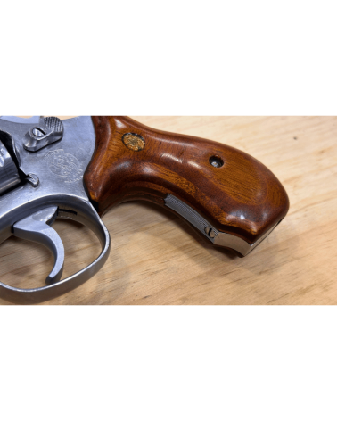 Revolver Smith & Wesson Modèle 66-2 calibre .357 Magnum en acier inoxydable, canon 4 pouces