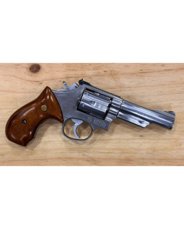 Revolver Smith & Wesson Modèle 66-2 calibre .357 Magnum en acier inoxydable, canon 4 pouces