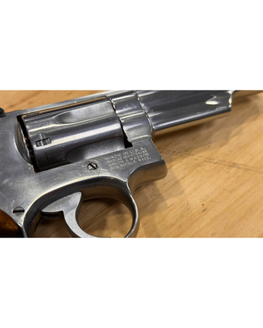 Revolver Smith & Wesson Modèle 66-2 calibre .357 Magnum en acier inoxydable, canon 4 pouces