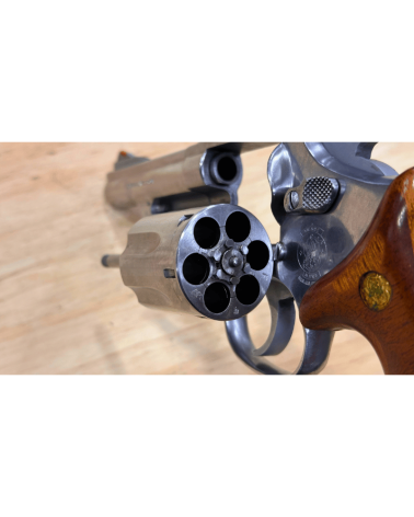 Revolver Smith & Wesson Modèle 66-2 calibre .357 Magnum en acier inoxydable, canon 4 pouces
