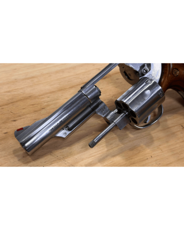 Revolver Smith & Wesson Modèle 66-2 calibre .357 Magnum en acier inoxydable, canon 4 pouces