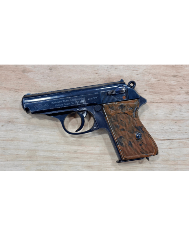 Pistolet Walther PPK fabriqué à Zella-Mehlis en 1935, calibre 7.65mm Browning, poinçon Couronne/N, vendu avec son étui.