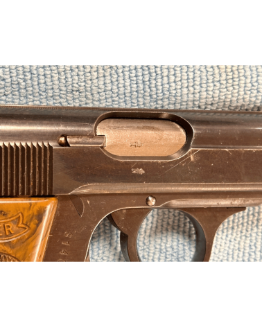 Pistolet Walther PPK fabriqué à Zella-Mehlis en 1935, calibre 7.65mm Browning, poinçon Couronne/N, vendu avec son étui.