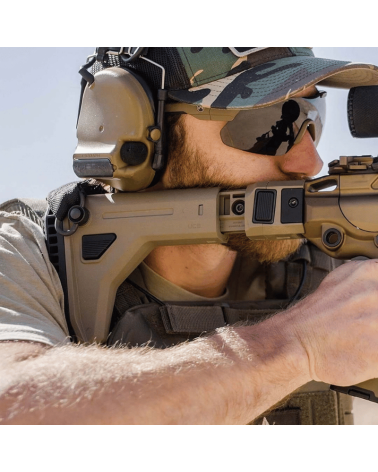 Crosse Magpul UCS FDE (Flat Dark Earth) pliable avec appuis-joue et plaque de couche MOE SL Enhanced pour rail M1913.